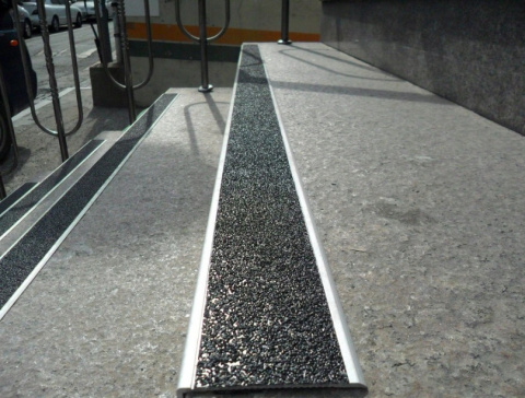 Taśma antypoślizgowa Czarna 5m Szer 25 mm