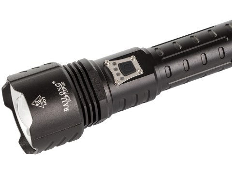 Nowoczesna latarka LED z funkcją Power Bank i regulacją zoomu