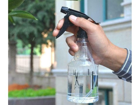 Nowoczesny spryskiwacz fryzjerski 250ml - idealny do pielęgnacji włosów