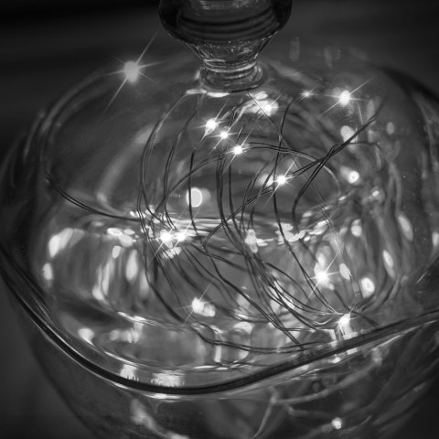LAMPKI LED DEKORACYJNE - 100 ŻARÓWEK NA 10 METRACH W ZIMNYM BIAŁYM ŚWIETLE