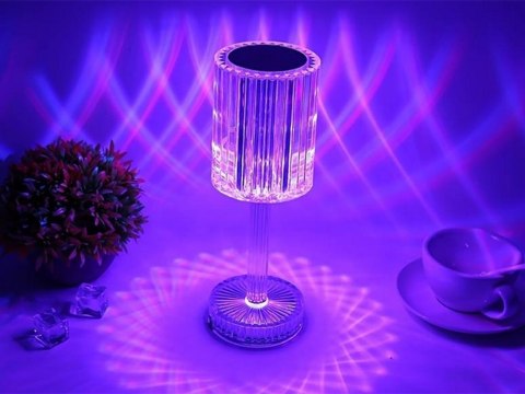 Nowoczesna lampka nocna RGB z pilotem - twój klucz do komfortu i magii