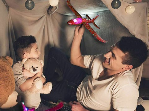 Samolot styropianowy z diodami LED - innowacyjna zabawa w powietrzu dla dzieci!