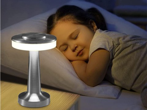 Nowoczesna lampka nocna z regulacją jasności