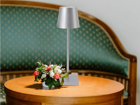 Nowoczesna lampka nocna z dotykowym sterowaniem