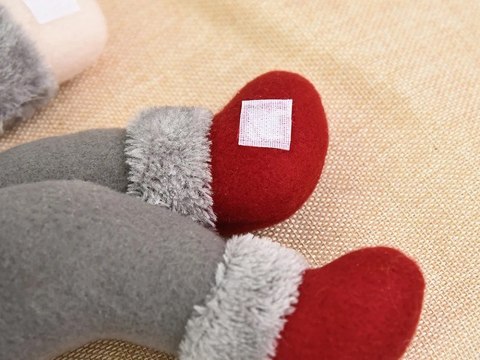 Nowoczesny skrzat świąteczny do dekoracji zasłon
