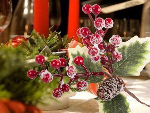 Świąteczny Stroik Ozdobny z Jarzębiną - Magia Bożego Narodzenia w Twoim Wnętrzu