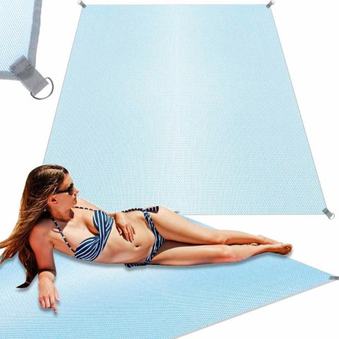 Mata plażowa XXL - koniec z piaskiem na kocu!