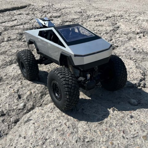 Futurystyczny zdalnie sterowany Pickup Truck 1:8 z efektem świetlnym!