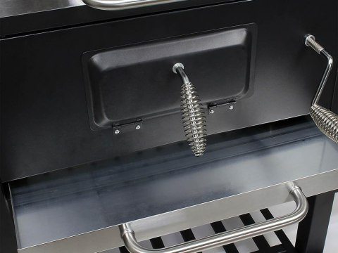 Nowoczesny grill węglowy z termometrem i dużą powierzchnią grillowania
