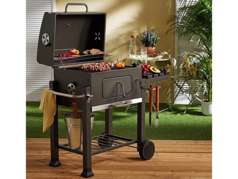 Nowoczesny grill węglowy z termometrem i dużą powierzchnią grillowania