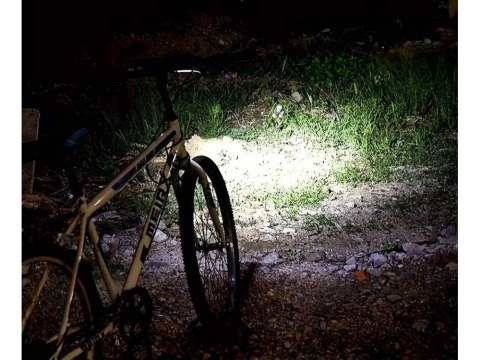 Nowoczesne lampki LED do roweru - bezpieczna jazda w nocy