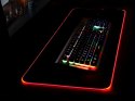 Nowoczesna podkładka gamingowa RGB XXL dla graczy i fanów technologii!