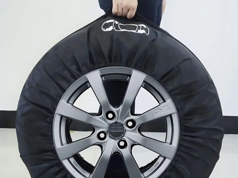 Nowoczesne pokrowce na opony - perfekcyjne połączenie stylu i funkcjonalności
