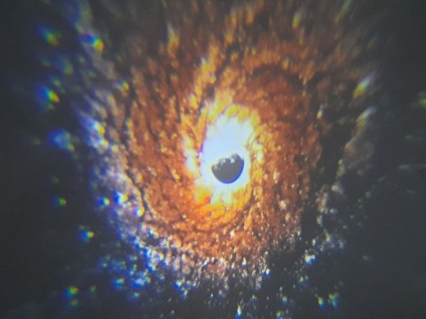 Nowoczesny projektor galaktyczny do inspirującej atmosfery w domu