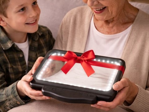 Nowoczesna lupa podświetlana LED 2.5x z ergonomiczną konstrukcją