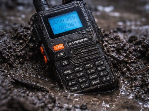 Krótkofalówka baofeng uv-k61 pro duży zasięg do 30km latarka 2600mAH