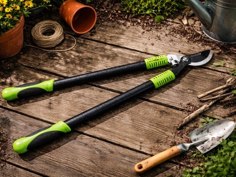 Sekator ogrodowy o dużej sile cięcia - idealny do grubych gałęzi