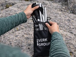 Nowoczesne trekkingowe kijki do górskiej wędrówki