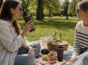 Nowoczesny kubek podróżny z przyssawką dla komfortowego picia