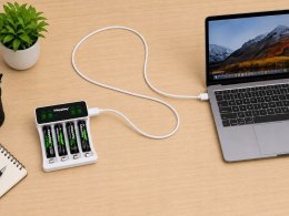 Ładowarka akumulatorków AA i AAA z wyświetlaczem LCD i USB-C