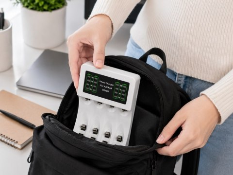 Nowoczesna ładowarka z akumulatorkami AAA - wygoda w każdym domu!
