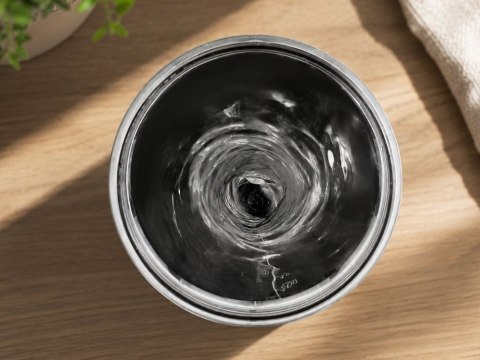 Nowoczesny shaker elektryczny z akumulatorem 700 ml i uchwytem na telefon