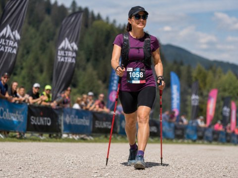 Nowoczesne kijki trekkingowe - niezawodny towarzysz na szlaku