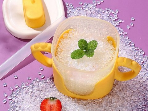 Kubek dla dzieci: Silikonowy niekapek o pojemności 300ml