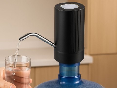 Nowoczesny dozownik do wody z elektryczną pompką, mały i wygodny