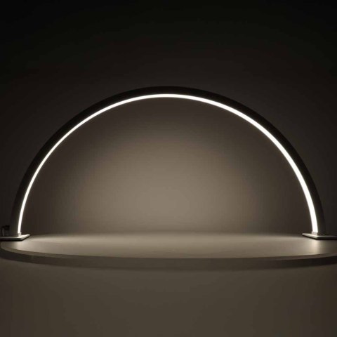 Nowoczesna lampa LED do manicure z bezcieniowym oświetleniem w złotym kolorze