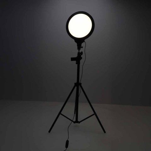 Lampa do idealnych selfie z pierścieniem LED na statywie