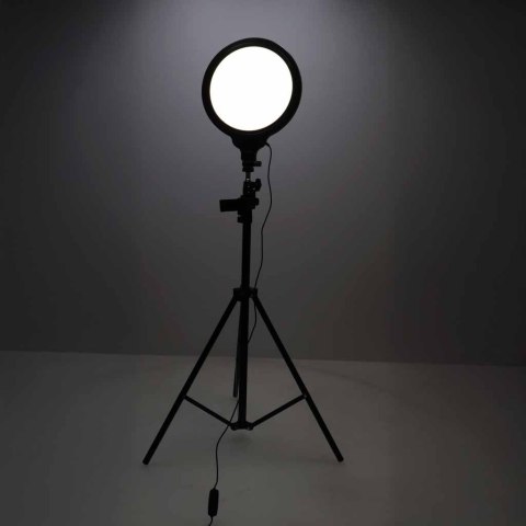 Lampa do idealnych selfie z pierścieniem LED na statywie